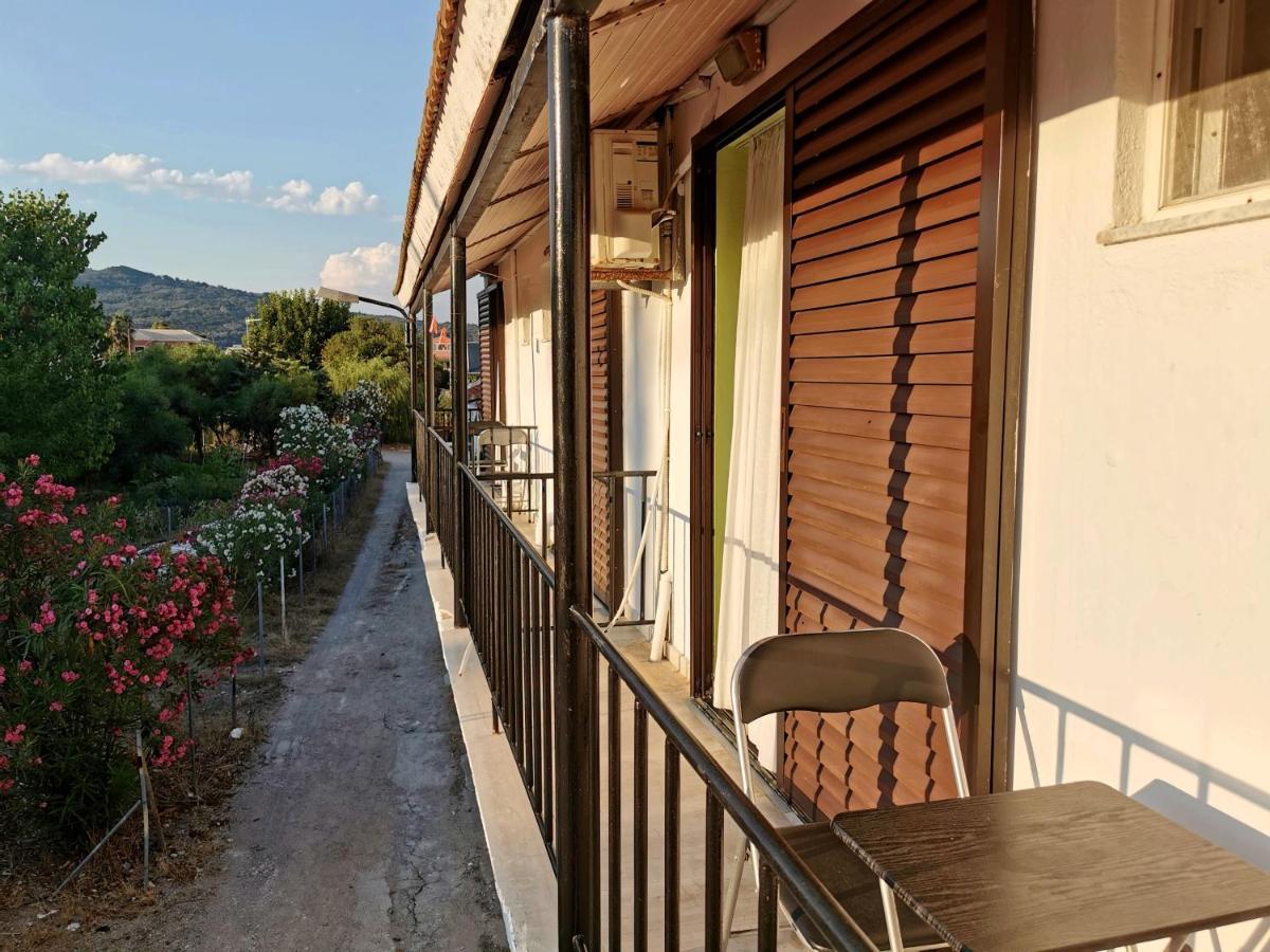 Maria'S Studios Agios Georgios  ภายนอก รูปภาพ